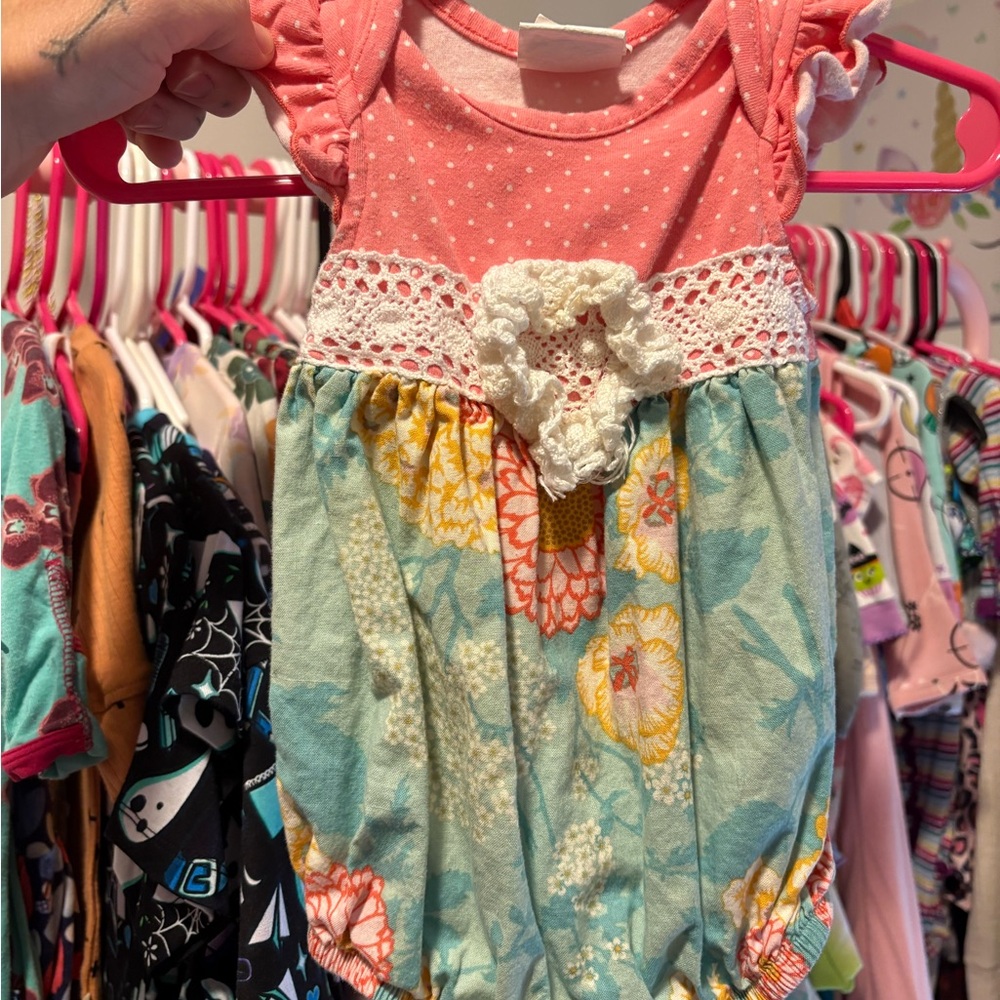Floral Baby Romper with Lace Detail peach’s n cream 0-3 months